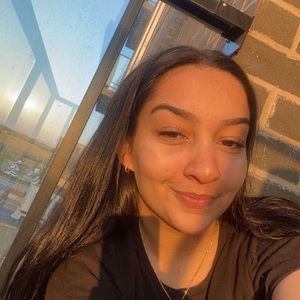 Meet your Posher, Houda